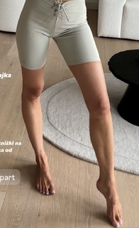 Karolina Pisarek feet photo thumbnail