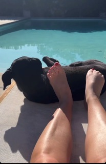 Angela Kinsey feet photo thumbnail