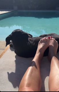 Angela Kinsey feet photo thumbnail