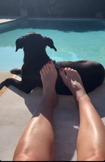 Angela Kinsey feet photo thumbnail