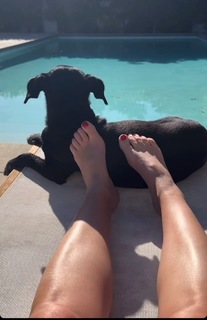 Angela Kinsey feet photo thumbnail