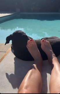 Angela Kinsey feet photo thumbnail