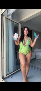 Ashley Graham feet photo thumbnail