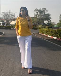 Poonam Yadav feet photo thumbnail