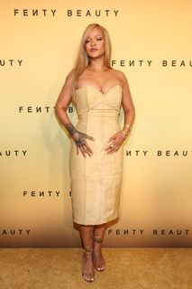 Rihanna feet photo thumbnail