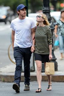 Kirsten Dunst feet photo thumbnail