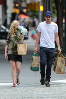 Kirsten Dunst feet photo thumbnail