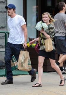 Kirsten Dunst feet photo thumbnail