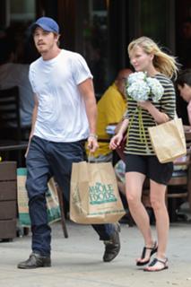 Kirsten Dunst feet photo thumbnail