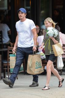 Kirsten Dunst feet photo thumbnail