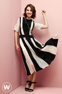 Alison Brie feet photo thumbnail
