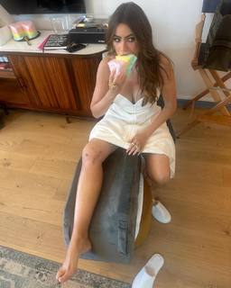 Sofía Vergara feet photo thumbnail