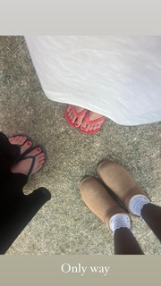 Addison Rae feet photo thumbnail