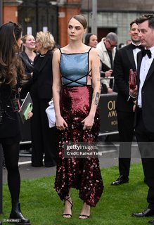 Cara Delevingne feet photo thumbnail