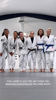 Justine Ezarik feet photo thumbnail