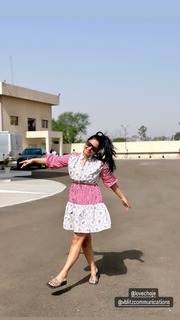 Hina Khan feet photo thumbnail