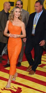 Emily Blunt feet photo thumbnail