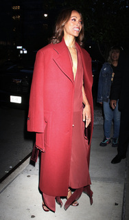 Zoe Saldana feet photo thumbnail
