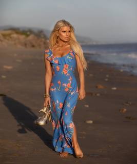 Jessica Simpson feet photo 3