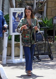 Jordana Brewster feet photo thumbnail