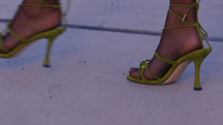 Sydney Sweeney feet photo thumbnail