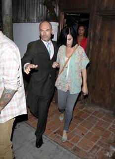 Katy Perry feet photo thumbnail