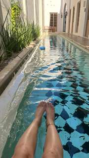 Natalie Noel Mariduena feet photo thumbnail