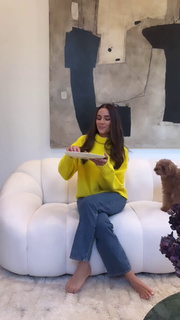 Olivia Culpo feet photo thumbnail