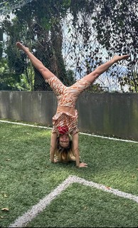 Carolina Dieckmann feet photo thumbnail