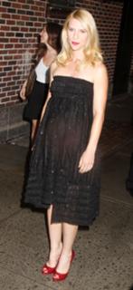 Claire Danes feet photo thumbnail