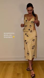 Phoebe Tonkin feet photo thumbnail