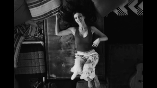 Victoria Justice feet photo thumbnail