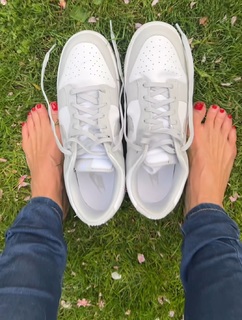 Sonya Kraus feet photo thumbnail