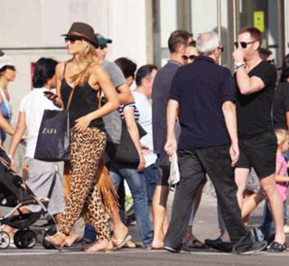 Bar Refaeli feet photo thumbnail