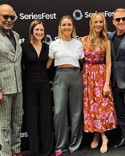 Kim Raver feet photo thumbnail