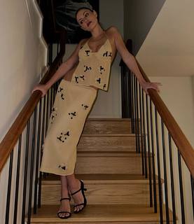 Phoebe Tonkin feet photo thumbnail
