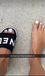 Corinna Kopf feet photo thumbnail
