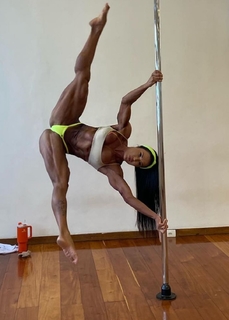 Gracyanne Barbosa feet photo thumbnail