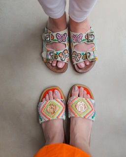 Kriti Kharbanda feet photo thumbnail
