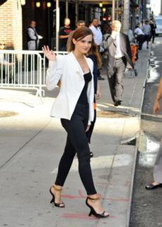Emma Watson feet photo thumbnail