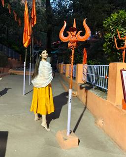 Poonam Yadav feet photo thumbnail