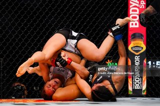 Karolina Kowalkiewicz feet photo thumbnail