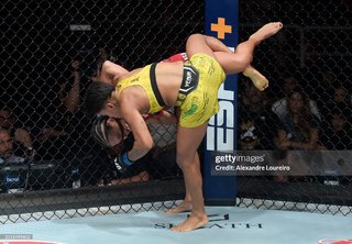 Karolina Kowalkiewicz feet photo thumbnail