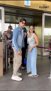 Kiara Advani feet photo thumbnail