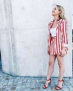 Alina Merkau feet photo thumbnail