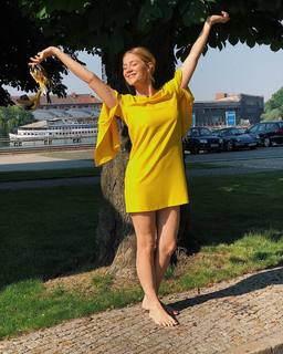 Alina Merkau feet photo thumbnail