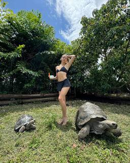 Charly Jordan feet photo thumbnail