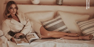 Karolina Pisarek feet photo thumbnail