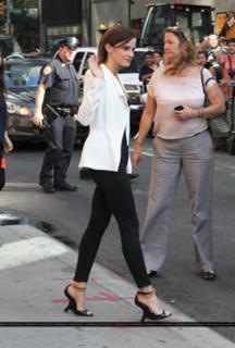 Emma Watson feet photo thumbnail