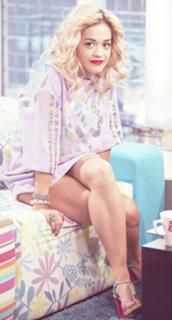 Rita Ora feet photo thumbnail